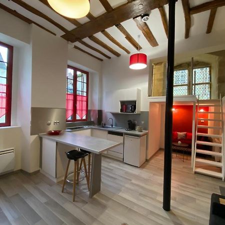 Le Gite De Lancelot Avec Balneo City Center Санс Екстериор снимка
